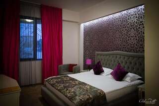 Отель Hotel Rais Тыргу-Жиу Двухместный номер с 1 кроватью и балконом-10