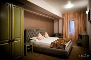 Отель Hotel Rais Тыргу-Жиу Двухместный номер с 1 кроватью и балконом-15